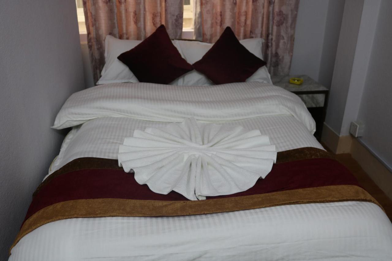 Om Tara Guest House Pvt Ltd Катманду Экстерьер фото