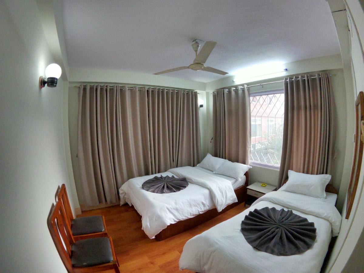 Om Tara Guest House Pvt Ltd Катманду Экстерьер фото