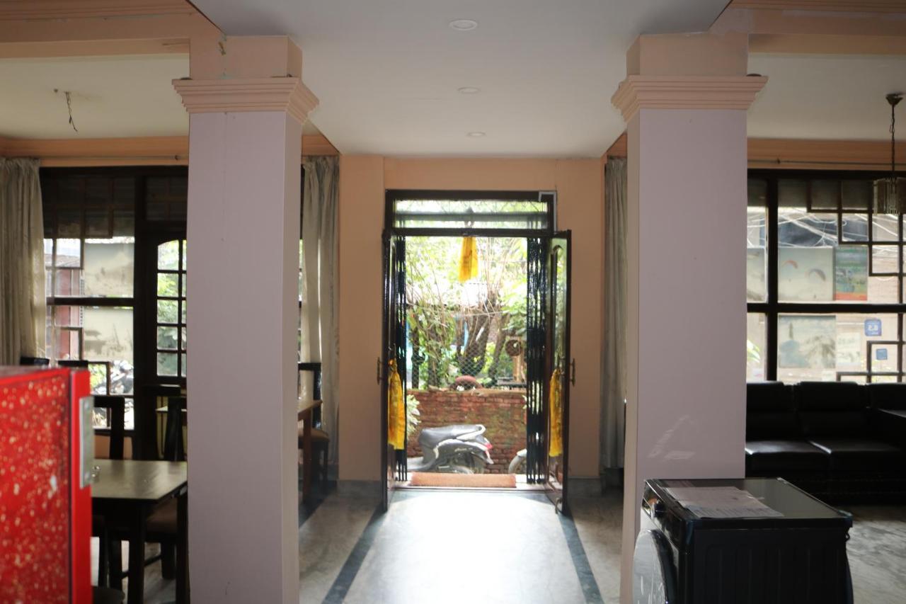 Om Tara Guest House Pvt Ltd Катманду Экстерьер фото
