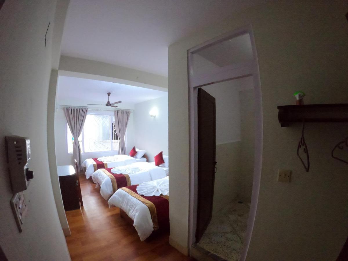 Om Tara Guest House Pvt Ltd Катманду Экстерьер фото