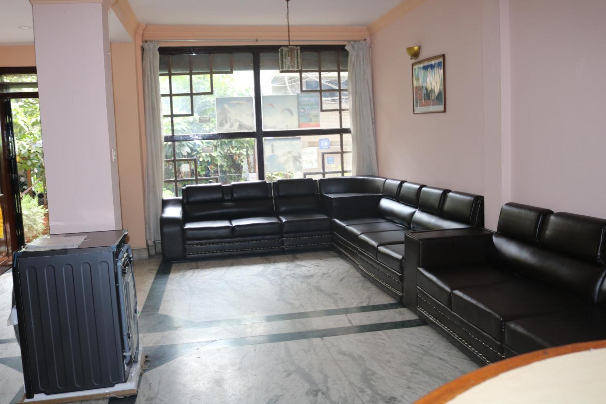 Om Tara Guest House Pvt Ltd Катманду Экстерьер фото