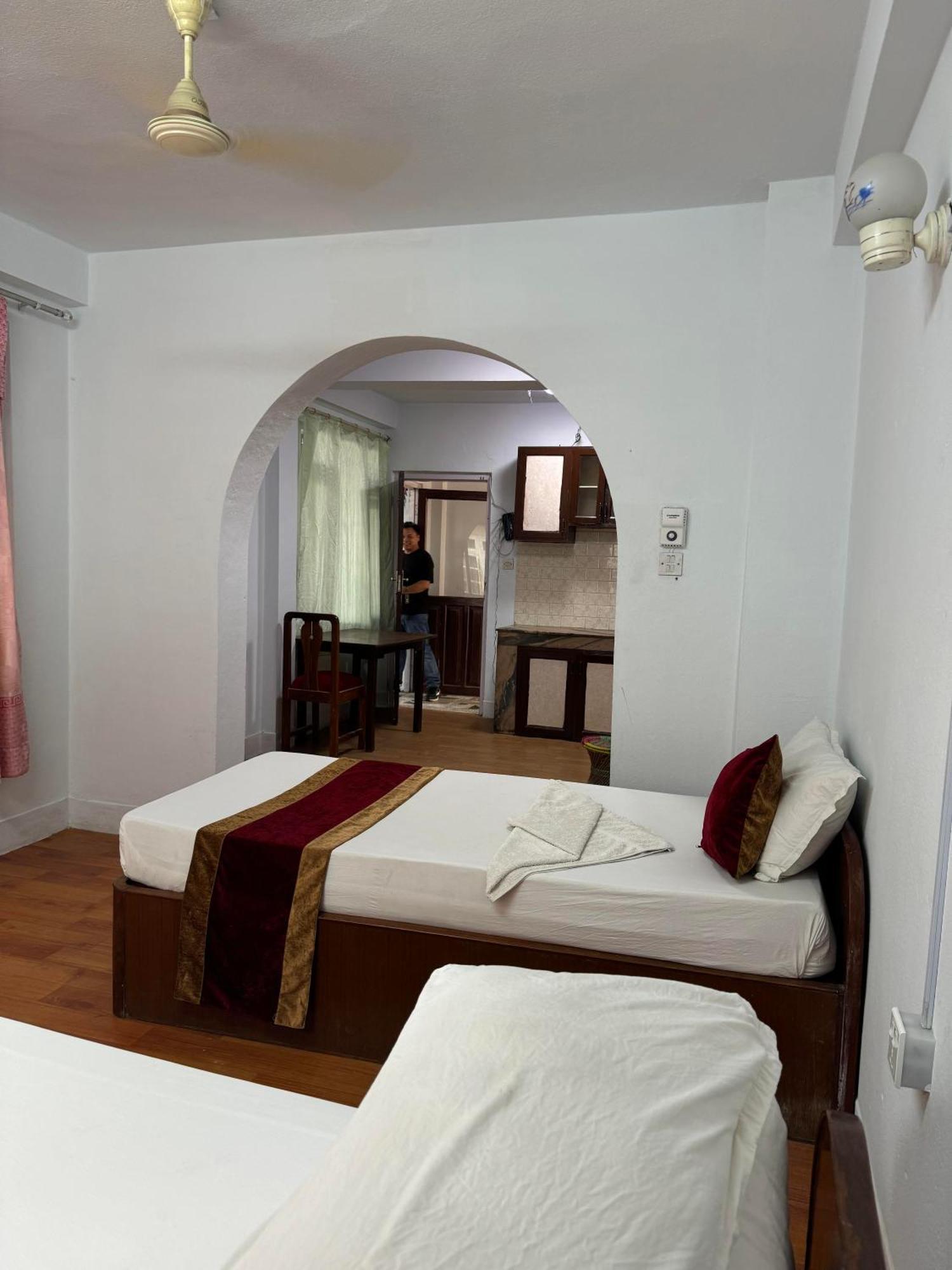 Om Tara Guest House Pvt Ltd Катманду Экстерьер фото