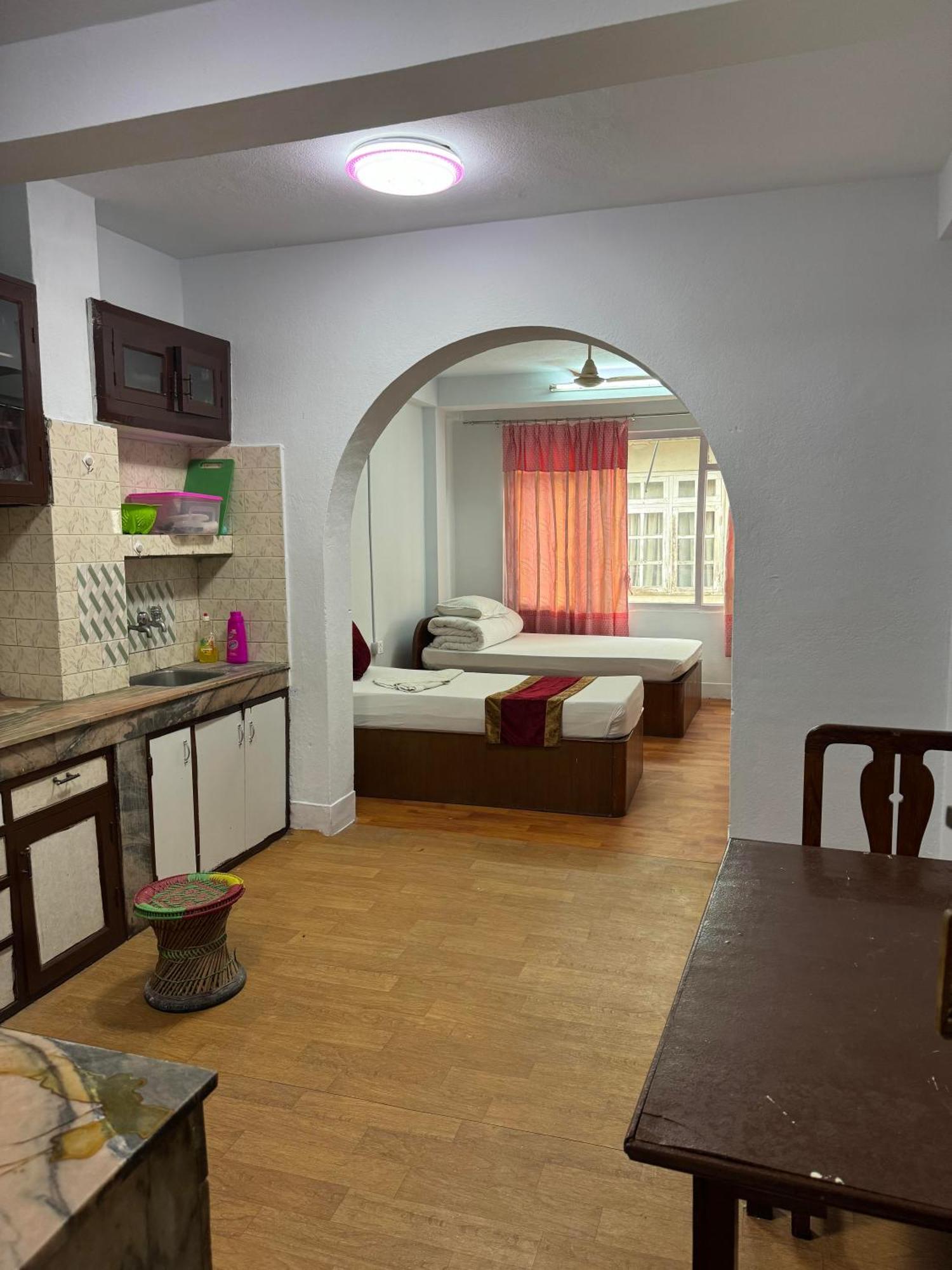 Om Tara Guest House Pvt Ltd Катманду Экстерьер фото