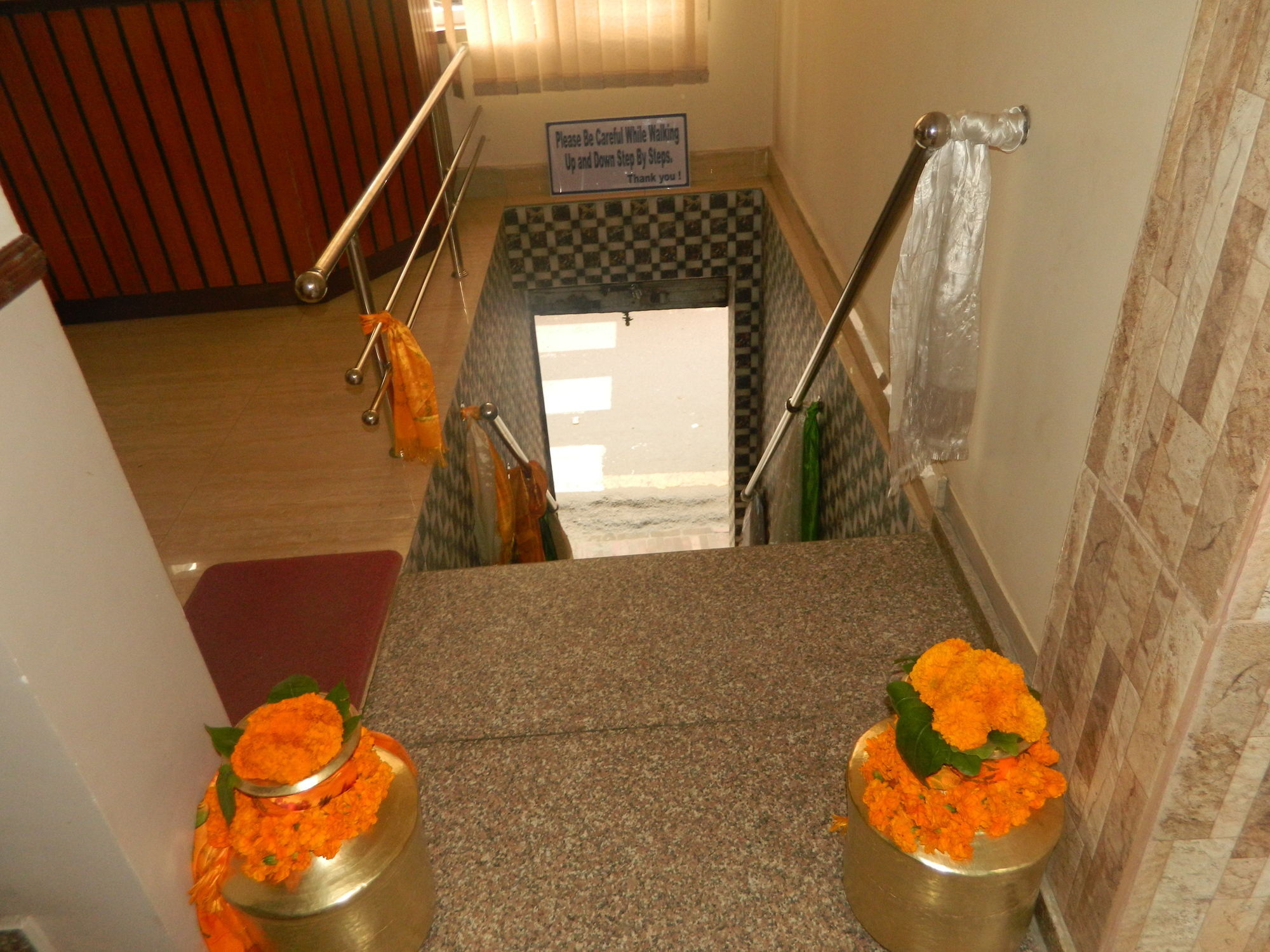 Om Tara Guest House Pvt Ltd Катманду Экстерьер фото