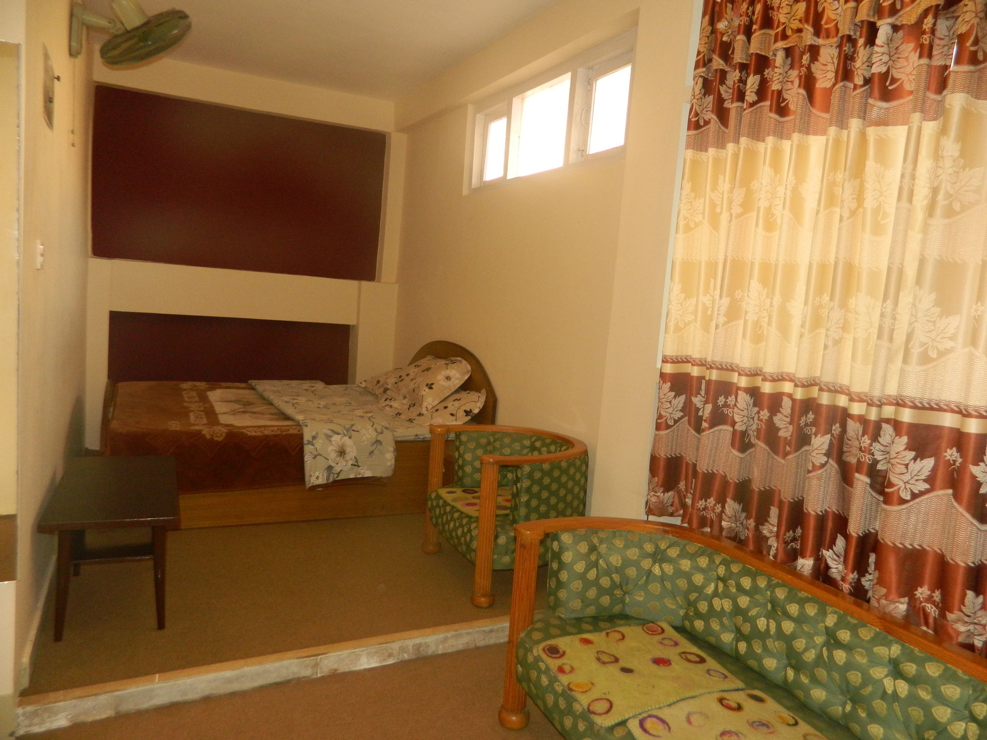Om Tara Guest House Pvt Ltd Катманду Экстерьер фото